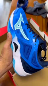 Sepatu Mizuno Wave Momentum 3: Sepatu Voli Terbaru Ringan & Olahraga Pria