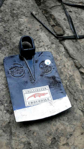 Pacul Baja Asli Cap Crocodile: Alat Taman & Pertanian