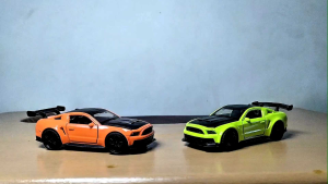 Diecast mobilan miniatur sedan sport Mustang body metal pullback
