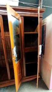 Lemari Kayu 3 Pintu Tahan Lama & Kualitas Tinggi untuk Jabodetabek