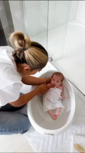 Bubble Baby Bath Tub with Seat for newborn. Suitable for newborn up to 12 month.อ่างอาบน้ำเด็กมาพร้อมตัวรองอาบน้ำด้านใน