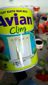Avian cling cat kayu dan besi ukuran 1 kg warna lengkap
