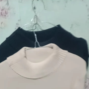 sweater kerah tinggi rajut