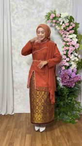 Setelan Kebaya Rosalia: Kebaya Modern, Lamaran, Wisuda & Tradisional