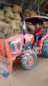 ท่อไอเสียรถไถคูโบต้า L36/L47 ขนาด2.5นิ้ว กระบวนการท่อเสียงปู้ว ที่ไดร์สีทั้งใบ สำหรับการช่าง