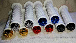 VIP HANDLE GRIP WHITE UNIVERSAL WITH NEW DESIGN BAR END UNIVERSAL YAYAMANIN