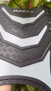 THẢM XE ĐIỆN VINFAST MOTIO MÀU XÁM MẪU MỚI CHẤT LIỆU CAO SU ĐEN DÀY  CHẮC MÀU SANG TRỌNG