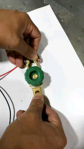 ngắt mát cắt mát bình điện ắc quy kiêm đầu booc xe tải xe hơi máy công trình loại dầy. giá 01 cái