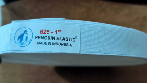 Karet Elastik Penguin 625 2.5 cm per roll