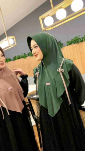 New Collection Alert‼️ Pasti udah rindu berat sama koleksi Bergo Couplenya Linalivia kan yaaaa❤️ Bergo Elmira coming for you Lovers😘😗