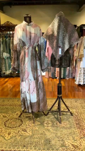 Silviana Set Dress + Jilbab by Dian Pelangi LIMITED EDITION Setelan Busana Muslim Kaftan Gamis Syari Pesta Pernikahan Kondangan Casual Formal Lebaran Wanita Hijaber Cantik Anggun Modis Modern Simple Elegan Mewah Model Korea Terbaru Motif Batik Kekinian