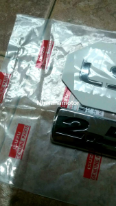 Emblem Ori Panther LS 2,5L Tahun 2005-2007