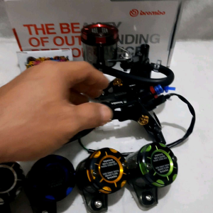 HANDLE MASTER REM BRCMBO RCS 19 CORSA CORTA UP 98 NEW RADIAL SET KANAN KIRI KOPLING + 1TABUNG BIGSMOKE WARNA UNIVERSAL MATIC BEBEK VIXION/ RX KING/ SONIC/ SATRIA FU/ F1ZR/VARIO/ BEAT/ SCOOPY/ SPACY/ MIO/ XEON/ LEXI/ AEROX/FINO/ MX/ GL/ MEGAPRO/ CB150R DLL