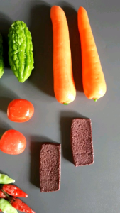 REPLIKA SAYUR CABE BESAR MERAH (1set=5pcs) / CABE BESAR MERAH PALSU / CABE BESAR MERAH PAJANGAN - CABE MERAH MAINAN