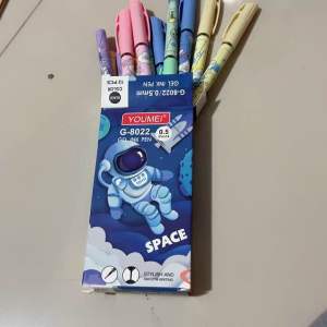 Bolpen Gel Hitam Astronot Ipen 8022/ Youmei G-8026