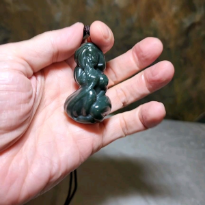 Premium Nephrite deep olive green 3 dimensional "Getting Ones Savior" pendant (with certificate) 和田玉塔青深绿立体遇贵人吊坠(带证书)