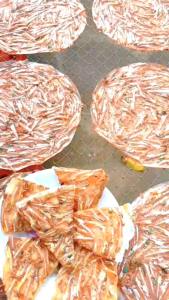 Khô Bánh Tráng Cá Cơm Ướp Hành Vị Mặn Ngọt Rất Vừa Ăn