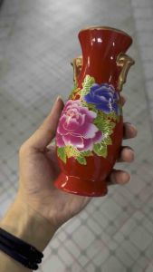 APPN.(มีคลิปรีวิวสินค้าจริง) แจกัน แจกันจีน แจกันจีนสีแดง แจกันจีนลายดอกไม้ แจกันปักธูป หูจับสีทอง แจกันจีนกังไส แจกันกังไส 6“ สินค้าพร้อมส่ง (1306271224)