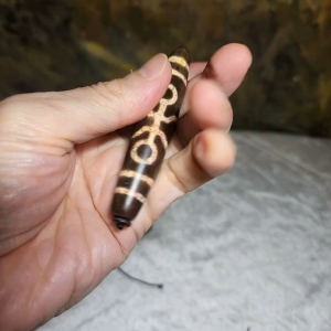 Rare 8cm Aged Tibetan Xang Xung special totem One Eye Two Benefactor Saviors Dzi pendant with red spots (with certificate) 藏传老矿满朱砂特殊图腾一眼双贵人天珠(带证书)