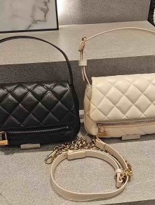 🇲🇾Ready Stock New Swing Quilted Chain Ladies Handle Bag