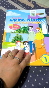 📚 Pendidikan Agama Islam dan Budi Pekerti Untuk SD/SDI Kelas I Jilid 1 adalah buku pelajaran yang dirancang khusus untuk siswa kelas I di Sekolah Dasar/SD Islam. Buku ini mengikuti kurikulum Merdeka 2022. Diterbitkan oleh Shaf Media Indonesia