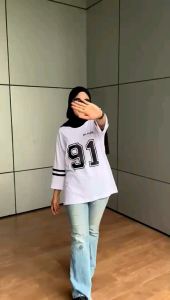 Kaos Aldira Number Lengan 7/8 Oversize Atasan Wanita Terbaru 2025
