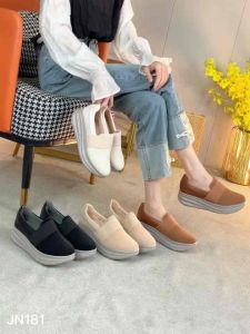 JOANNE Closed Toe Wedges Shoes Sepatu Wanita JN181