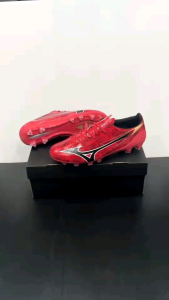 สีดำ Mizuno รองเท้าสตั๊ด มาใหม่ล่าสุด สินค้ารับประกันคุณภาพตรงปกแท้ ใส่ไม่พอดี เปลี่ยนไซส์สามารถเปลี่ยนได้ส่งจากประเทศไทย