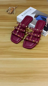 Thalia - Sandal Flat Shoes Wanita Kekinian Terbaru / Sandal Teplek Wanita Aksen Piramid Staylis Terbaru