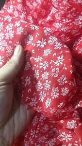 Vải Voan Chiffon Đỏ Hoa Nhí họa tiết May Váy Đầm( Khổ 1m6)- Giá bán theo mét