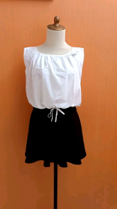 atasan crop top wanita putih M cewek blouse santai cute kutung