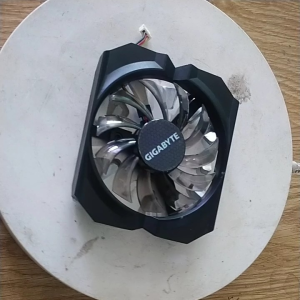 fan quạt tản nhiệt card màn hình gigabyte và Zotac 730