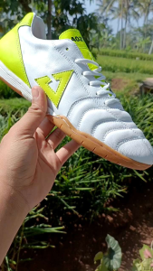sepatu futsal AOZORA LUGGA bahan kulit nyaman dipakai berkualitas tinggi