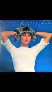 [ แผ่นเสียง Vinyl LP ] Artist : Olivia Newton-John  Album : Dont Stop Believin Cover : NM Disc : NM Manufactured : Japan Released : 1976 Price : 850