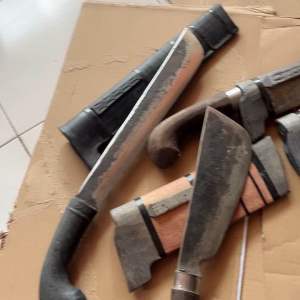 GOLOK BAJA PER BEDOG: Alat Serbaguna dari Serang Banten