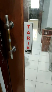 Tarik Dorong Tanda Pintu Premium Akrilik + Perekat Kuat