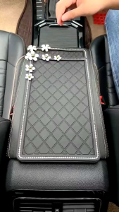 Anti Slip Dashboard Mobil SLIP DAISY
