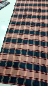 ผ้าห่มไทย ผ้าทอมือ ผ้าห่มสมัยดั้งเดิม ขนาดกว้าง118 ซม.ยาว 2.25ซม. ห่มได้ 1 คน (หมายเหตุ แม่ค้าขอลงเป็นแบบโทนสี นะค่ะเพราะสีด้ายมาไม่ซ้ำกันแต่ล่ะรอบ)