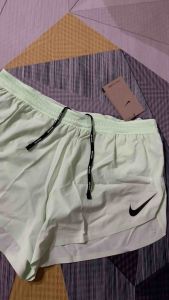 กางเกงวิ่งขาสั้นผู้ชาย Nike Aeroswift 2 นิ้ว ปี 2025