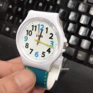 đồng hồ nữ sinh đồng hồ nữ Jaxis Nhật. Mới. size mặt 37mm. Neww