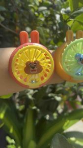 Quạt đeo tay hàng khuyến mãi sale - quạt có 3 tốc độ gió và đen led đổi màu