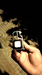 พวงกุญแจไฟฉาย ส่องสว่างแบบพกพา ชาร์จแบตในตัว แข็งแรง