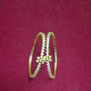 Gold Tone Rhinestone Bracelet Set with Flower Charm for Women 2.4size