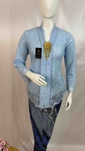 Kebaya Modern: Memilih & Mengenakan Setelan Kebaya Tunik