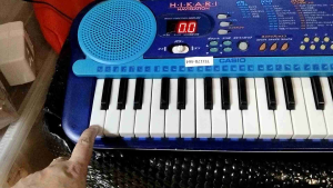 Affordable Casio LK-5 Hikari Navigation Electronic Keyboard
