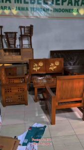 Set Meja Kursi Tamu Motif Jokowi Warna Natural