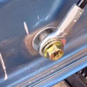 1ชูดหน้าร้อน รถยนต์ Isuzu D-Max ปี 2002-2018 (การผ่าตัดไม่ต้องดัดเเปลง ไม่ต้องเจาะตัวถัง) ยี่ห้อ Hawkeyes