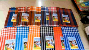 ผ้าขาวม้า ผ้าฝ่าย ผ้าไม่หด สีไม่ตก เย็บชายทุกผืน ขนาด 80×190 cm ขนาดมาตรฐาน