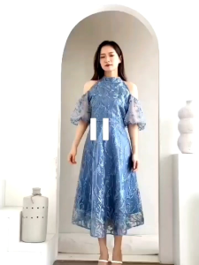 Gown Brokat Elegan Motif Floral/Polos untuk Pesta - Yvony