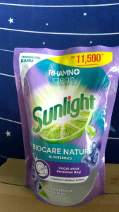 Sabun Cuci Piring Sunlight Biocare Nature Blueberries cocok untuk Peralatan Bayi 585ml